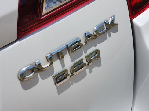 Used 2018 Subaru Outback 3.6R Touring image 17