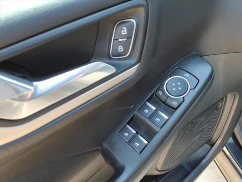 Used 2021 Ford Escape SE w/ SE Sport Appearance Package image 19