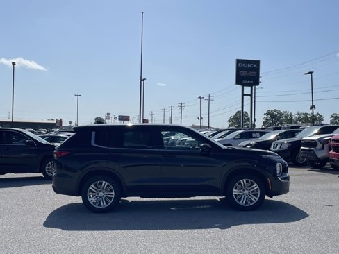 Used 2023 Mitsubishi Outlander ES image 8