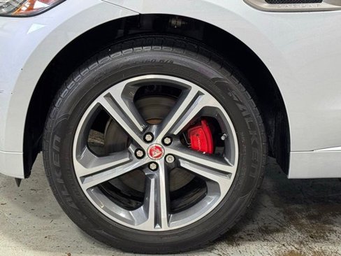 Used 2019 Jaguar F-PACE S image 35