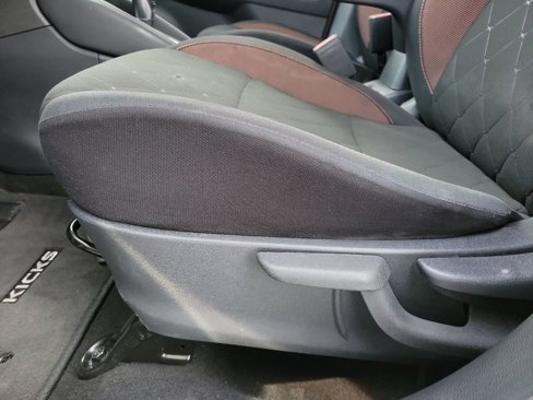 Used 2020 Nissan Kicks SR image 12