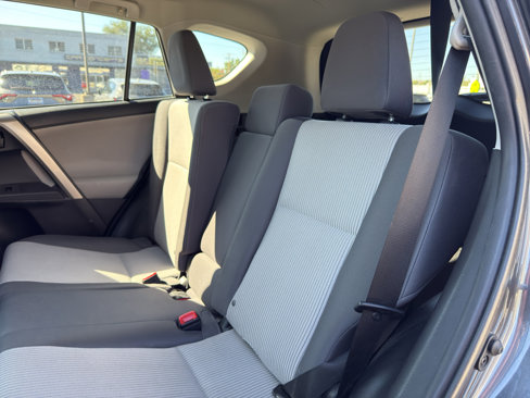 Used 2014 Toyota RAV4 LE image 18