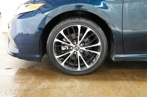 Used 2018 Toyota Camry SE image 11