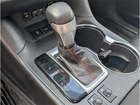 Used 2019 Toyota Highlander SE image 23