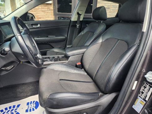Used 2018 Kia Optima S w/ Panoramic Sunroof Package image 13