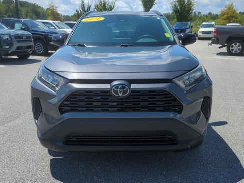 Used 2021 Toyota RAV4 LE image 9