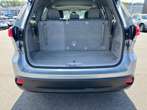 Used 2019 Toyota Highlander LE image 29