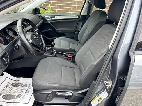 Used 2017 Volkswagen Golf S image 5