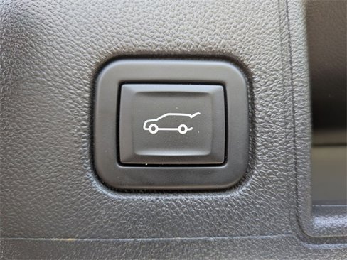 Used 2023 GMC Terrain SLE w/ Driver Convenience Package image 29