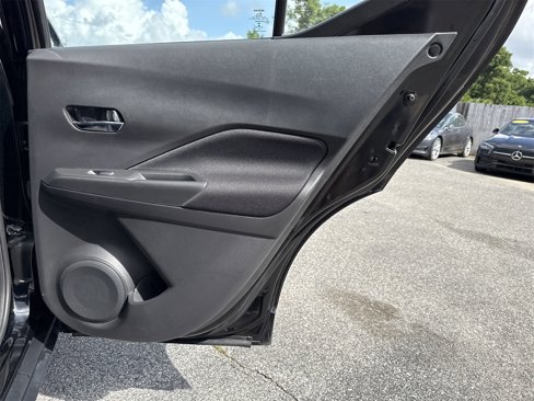 Used 2021 Nissan Kicks SV image 27