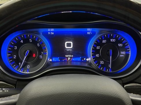 Used 2019 Chrysler 300 Limited image 15