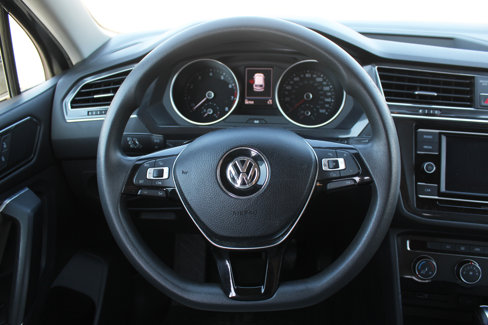 Used 2018 Volkswagen Tiguan S image 24