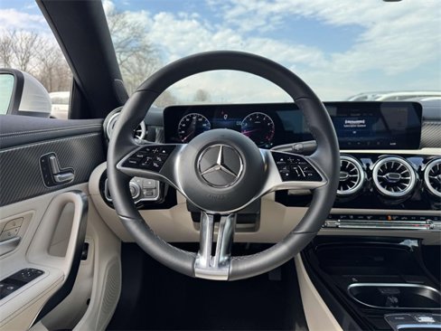 Used 2025 Mercedes-Benz CLA 250 4MATIC image 21