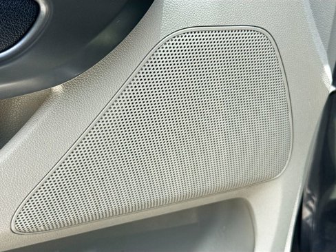 Used 2020 Kia Sedona LX image 18
