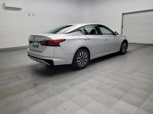 Used 2023 Nissan Altima 2.5 SV image 9