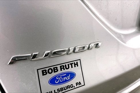 Used 2017 Ford Fusion SE w/ Fusion SE Technology Package image 14