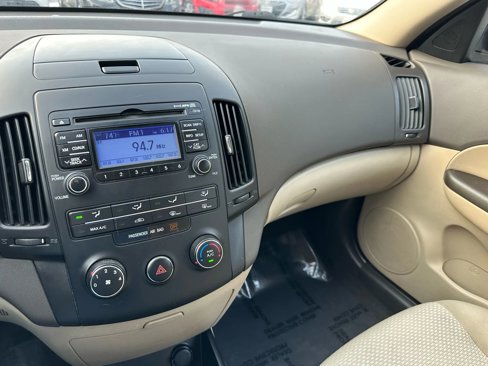 Used 2011 Hyundai Elantra GLS image 25