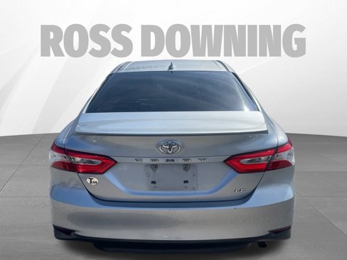Used 2020 Toyota Camry LE image 5