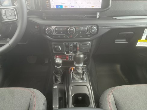 New 2025 Jeep Wrangler Unlimited Rubicon image 11