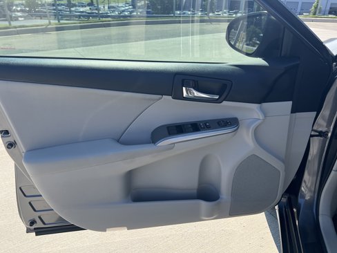 Used 2013 Toyota Camry LE image 14
