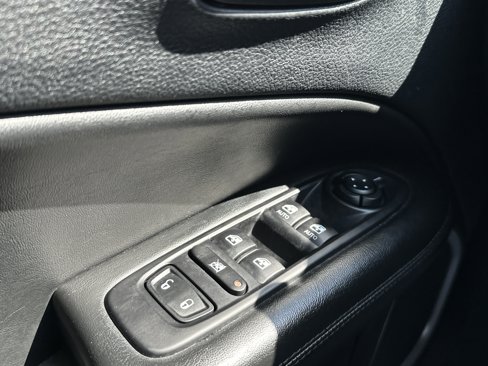 Used 2019 Jeep Compass Altitude image 23