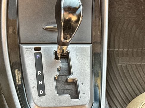 Used 2013 Hyundai Elantra Limited w/ Technology Pkg image 29