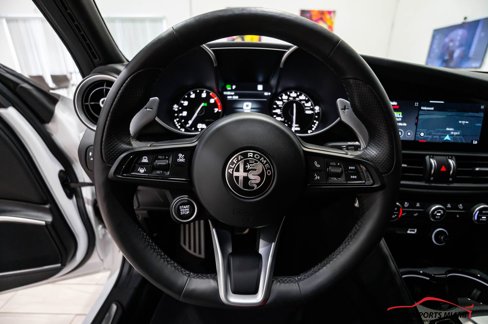 Used 2022 Alfa Romeo Giulia Veloce image 80