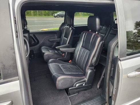 Used 2014 Dodge Grand Caravan R/T image 9