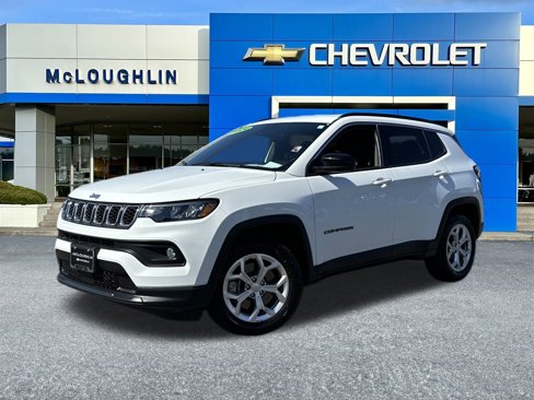Used 2024 Jeep Compass Latitude image 1