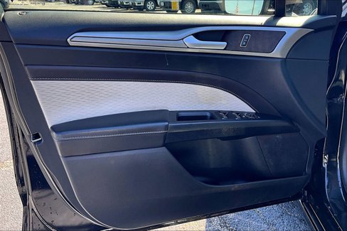Used 2020 Ford Fusion SE w/ Equipment Group 151A image 23