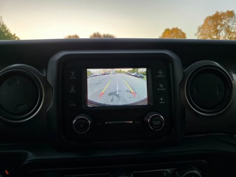 Used 2018 Jeep Wrangler Unlimited Sport image 26