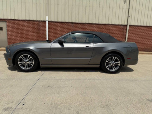 Used 2014 Ford Mustang Premium image 3