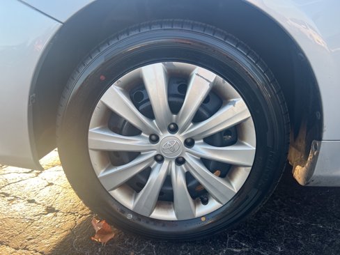 Used 2013 Toyota Corolla LE image 42