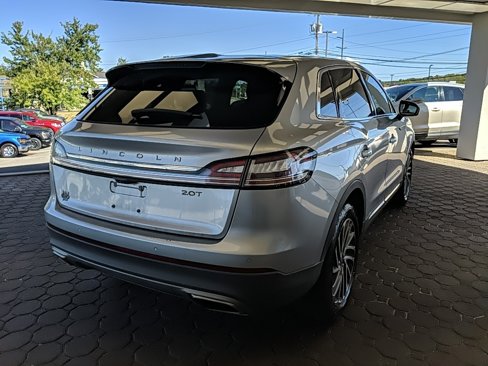 Used 2020 Lincoln Nautilus Reserve image 5