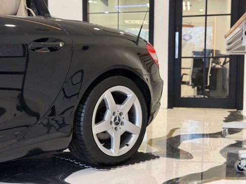 Used 2005 Mercedes-Benz SLK 350 image 21