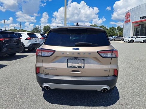 Used 2020 Ford Escape Titanium image 5