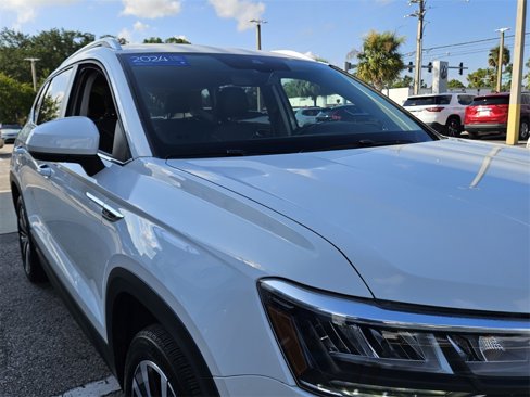 Certified 2024 Volkswagen Taos SE image 21
