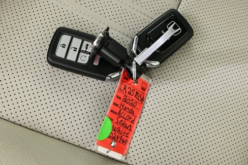 Used 2020 Honda Accord Touring image 38