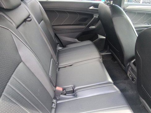 Used 2024 Volkswagen Tiguan SE R-Line image 25