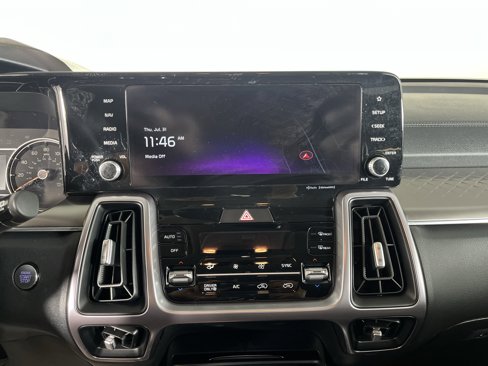 Used 2023 Kia Sorento EX image 12