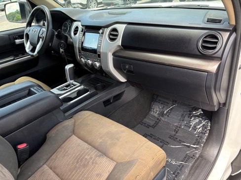 Used 2017 Toyota Tundra SR5 image 28