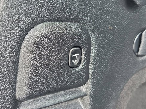 Used 2019 Jeep Grand Cherokee Altitude image 39