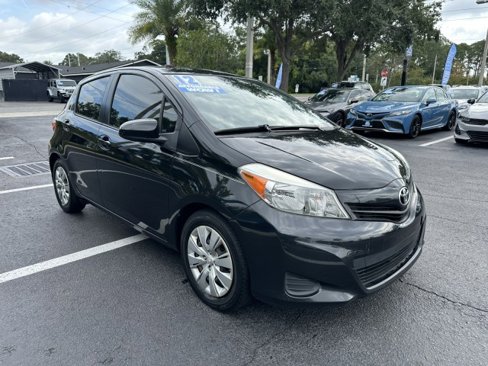 Used 2012 Toyota Yaris L image 9