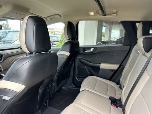 Used 2020 Ford Escape Titanium image 18