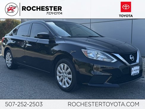 Used 2017 Nissan Sentra SV image 1