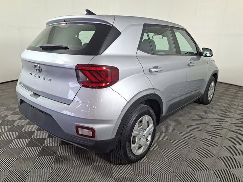Used 2020 Hyundai Venue SE image 10