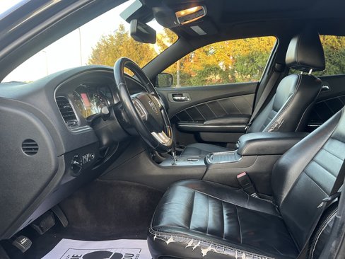 Used 2011 Dodge Charger R/T image 17