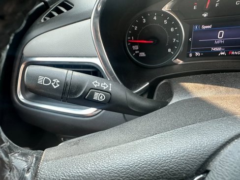 Used 2021 Chevrolet Equinox LT image 32