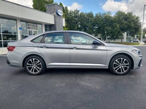 Certified 2025 Volkswagen Jetta Sport image 4