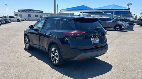 Used 2023 Nissan Rogue SV image 5